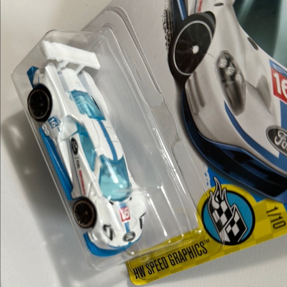Hot Wheels 2016 Ford GT Race Performance White and Blue - Picture 3 of 6